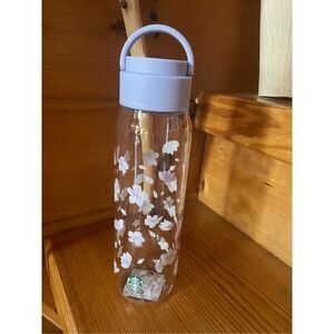 Starbucks Sakura 2025 Handle Lid Bottle 710 ml